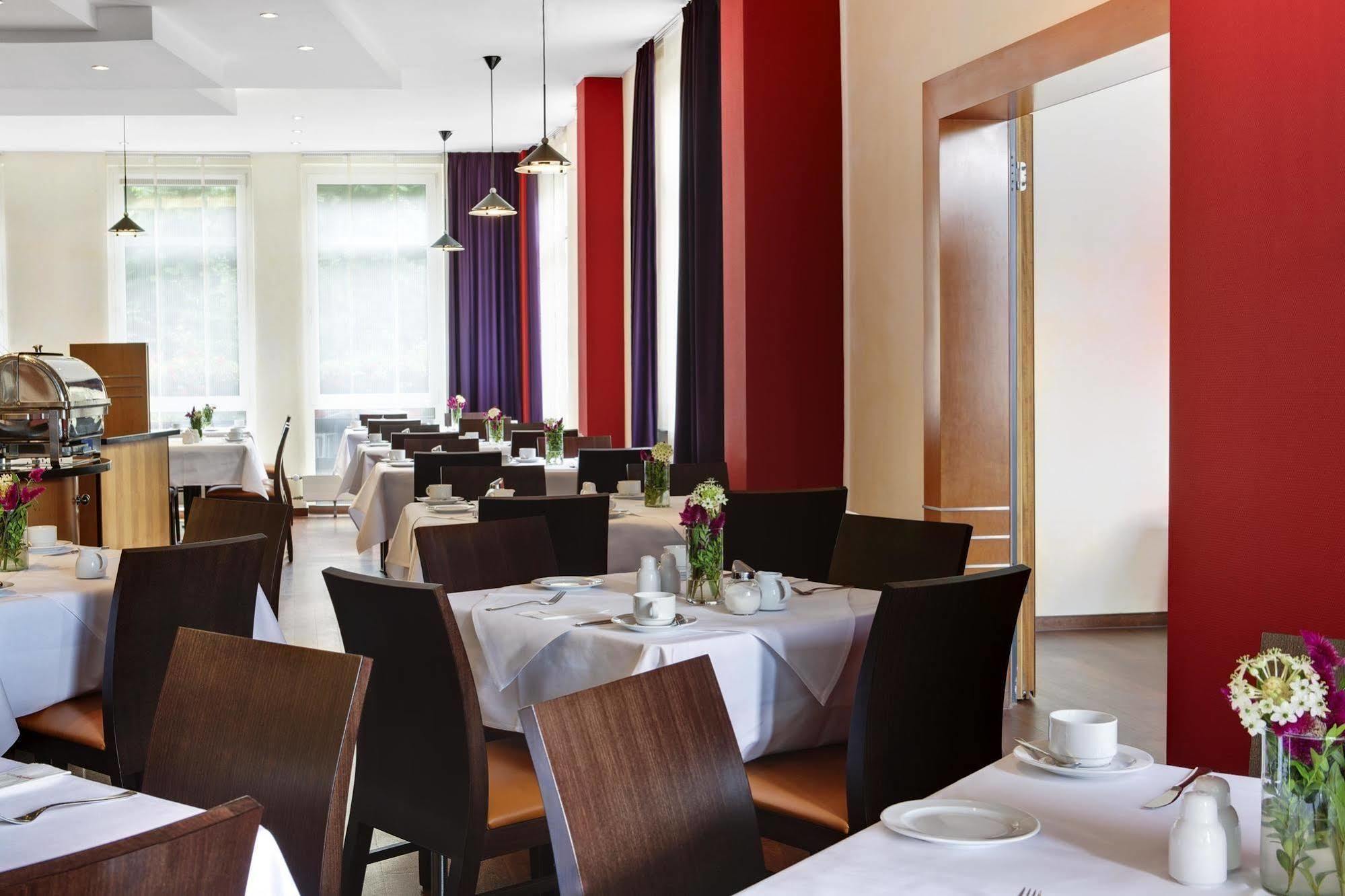 Hotel Intercityhotel 4*
